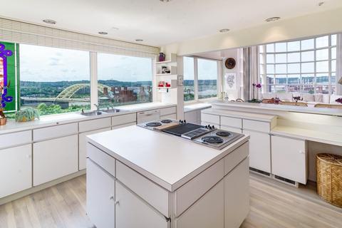 915 Riverview Pl, Cincinnati, OH 45202 photo 8