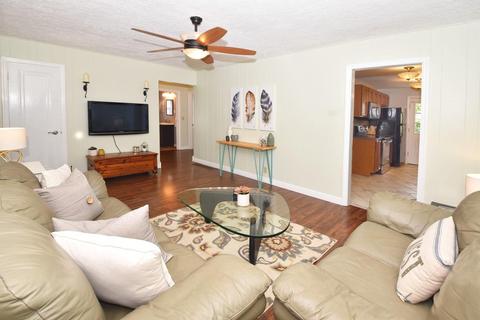 6803 Warder Dr, Cincinnati, OH 45224 photo 5
