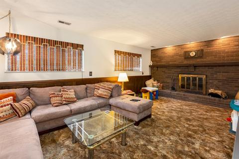 2422 Hazelcrest Ln, Cincinnati, OH 45231 photo 13