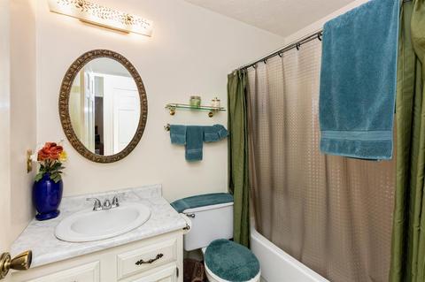 2422 Hazelcrest Ln, Cincinnati, OH 45231 photo 21