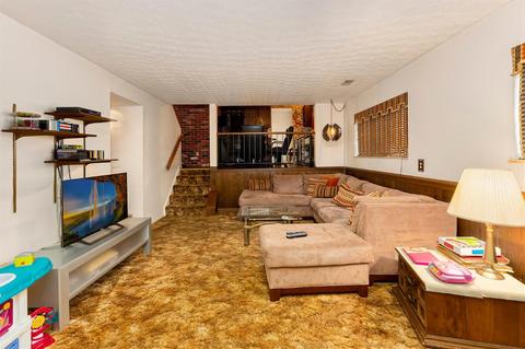 2422 Hazelcrest Ln, Cincinnati, OH 45231 photo 14