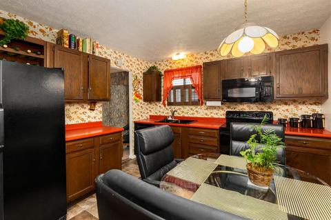2422 Hazelcrest Ln, Cincinnati, OH 45231 photo 10