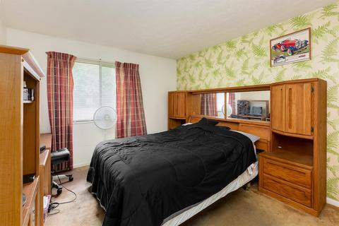2422 Hazelcrest Ln, Cincinnati, OH 45231 photo 19