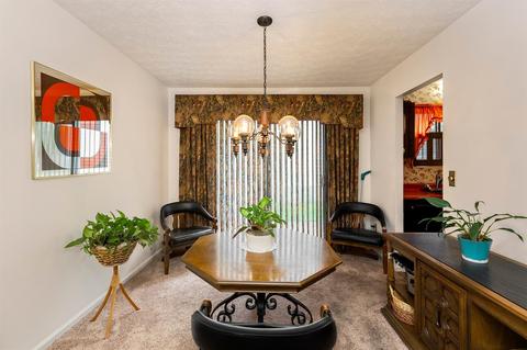 2422 Hazelcrest Ln, Cincinnati, OH 45231 photo 8