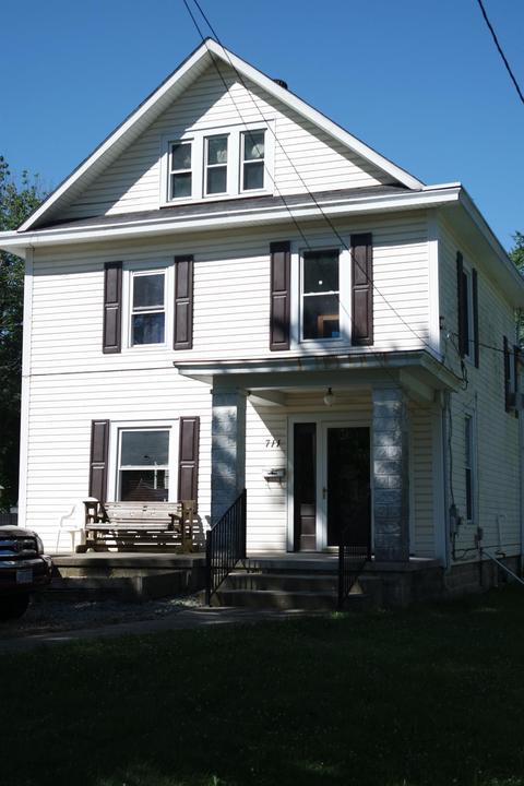 711 Broadway St, Marion Twp, OH 45107 photo 1
