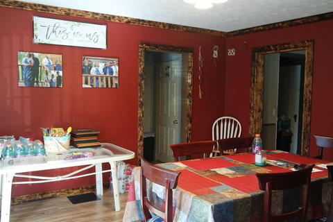 711 Broadway St, Marion Twp, OH 45107 photo 3