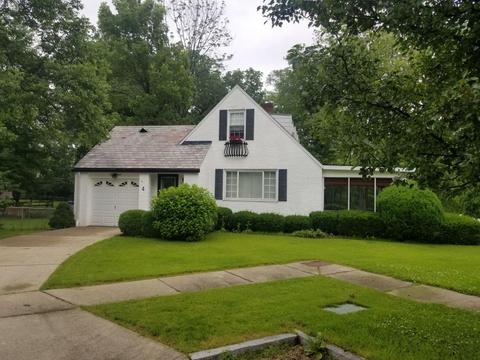 4 Alcott Ln, Greenhills, OH 45218 photo 1