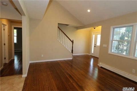 981 Edgetree Ln, Cincinnati, OH 45238 photo 4
