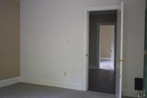 136 Warner St, Cincinnati, OH 45219 photo 4