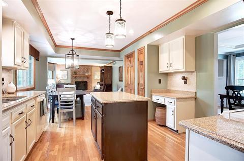 4656 Melody Ln, Cincinnati, OH 45245 photo 10