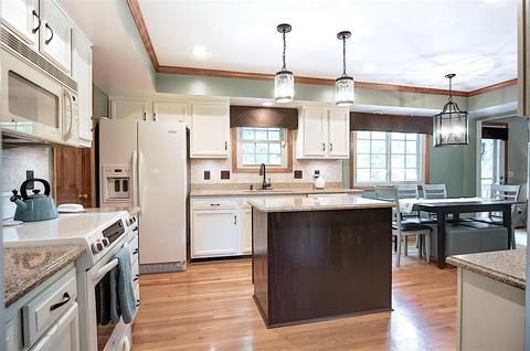 4656 Melody Ln, Cincinnati, OH 45245 photo 9
