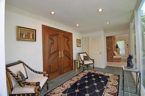 1904 Gregory Ln, Cincinnati, OH 45206 photo 3