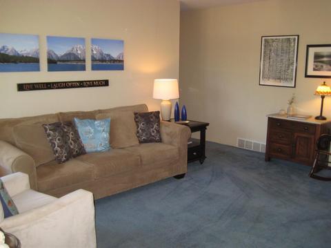 9051 Tag Dr, Cincinnati, OH 45231 photo 2