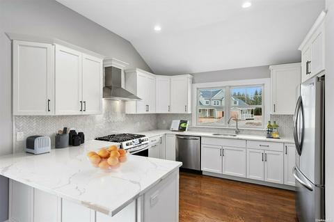 9828 Beech Dr, Cincinnati, OH 45231 photo 5