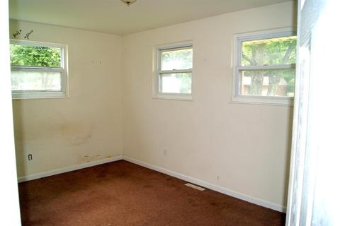 595 Mercury Dr, Cincinnati, OH 45244 photo 4