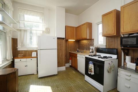1255 Bates Ave, Cincinnati, OH 45225 photo 6