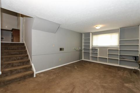 9012 Cherry Blossom Ln, Cincinnati, OH 45231 photo 17
