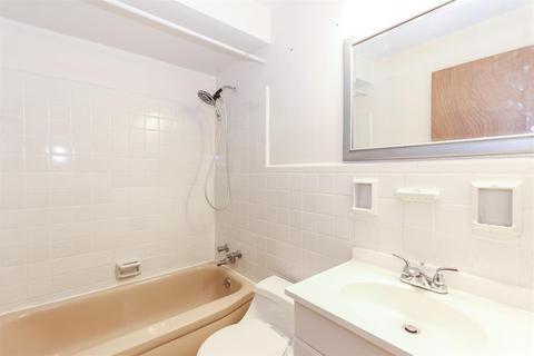9012 Cherry Blossom Ln, Cincinnati, OH 45231 photo 20