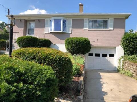 2472 Galbraith Rd, Cincinnati, OH 45237 photo 1