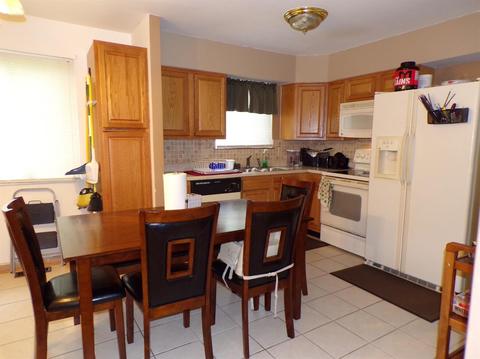 946 Glasgow Dr, Forest Park, OH 45240 photo 2