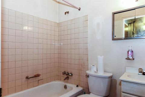 1528 Meredith Dr, Cincinnati, OH 45231 photo 14