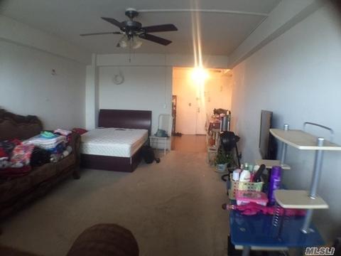 1004 Newcastle Dr, Cincinnati, OH 45231 photo 1