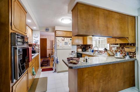 1004 Newcastle Dr, Cincinnati, OH 45231 photo 13