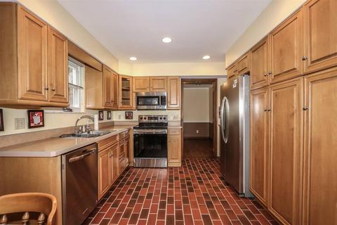 755 Viewcrest Dr, Cincinnati, OH 45231 photo 12