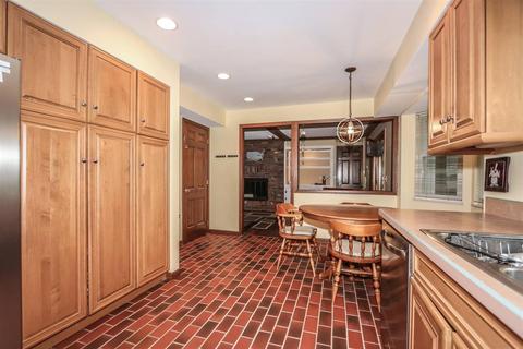 755 Viewcrest Dr, Cincinnati, OH 45231 photo 13