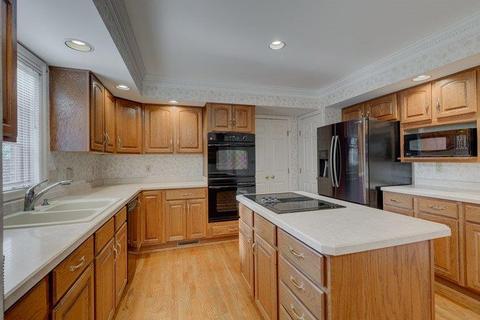 4282 Wellington Dr, Cincinnati, OH 45245 photo 5