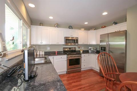 304 Forest Ave, Wyoming, OH 45215 photo 9