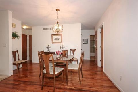 304 Forest Ave, Wyoming, OH 45215 photo 6