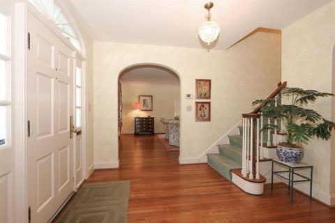 3 Broadview Pl, Cincinnati, OH 45208 photo 3