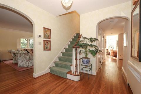 3 Broadview Pl, Cincinnati, OH 45208 photo 4