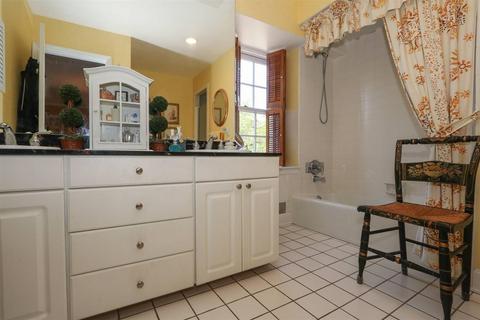 2898 Alpine Ter, Cincinnati, OH 45208 photo 26
