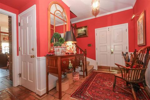 2898 Alpine Ter, Cincinnati, OH 45208 photo 4