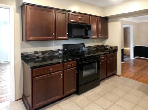 10221 Lochcrest Dr, Cincinnati, OH 45231 photo 13
