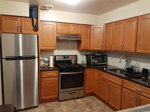 10221 Lochcrest Dr, Cincinnati, OH 45231 photo 3