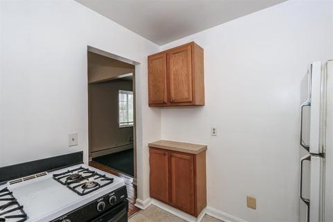 Undisclosed, Cincinnati, OH 45224 photo 11