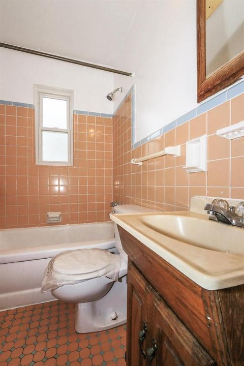 Undisclosed, Cincinnati, OH 45224 photo 16