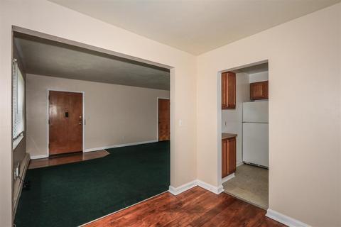 Undisclosed, Cincinnati, OH 45224 photo 9