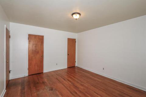 Undisclosed, Cincinnati, OH 45224 photo 13