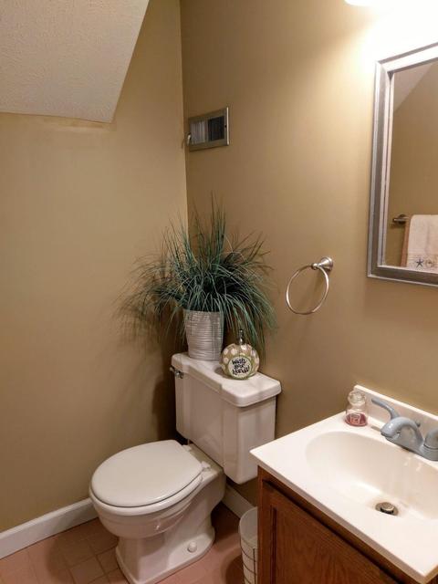 1525 Hazelgrove Dr, Cincinnati, OH 45240 photo 19