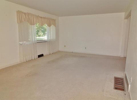 8762 Eldora Dr, Cincinnati, OH 45236 photo 2