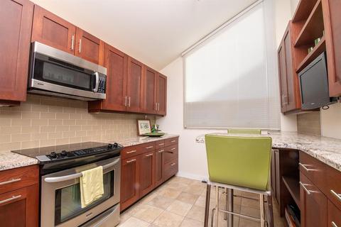 1040 Hatch St, Cincinnati, OH 45202 photo 8