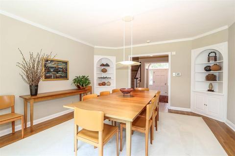 3943 Devonshire Dr, Cincinnati, OH 45226 photo 9