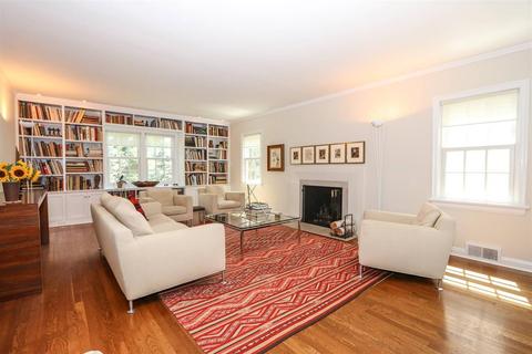 3943 Devonshire Dr, Cincinnati, OH 45226 photo 5