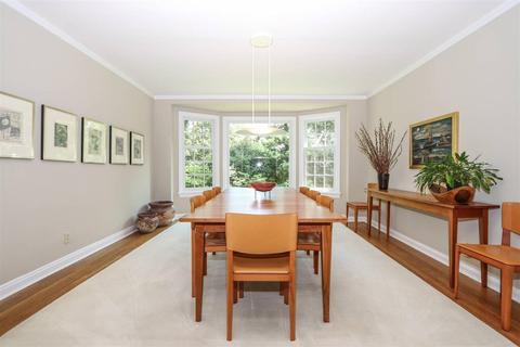3943 Devonshire Dr, Cincinnati, OH 45226 photo 8