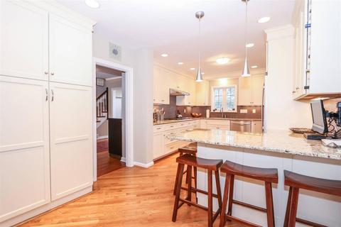 3943 Devonshire Dr, Cincinnati, OH 45226 photo 13