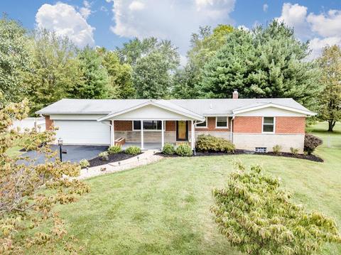 666 Marieda Dr, Cincinnati, OH 45245 photo 2